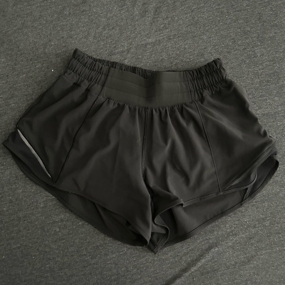 Hotty Hot Low-Rise Lined shorts 2.5inch
